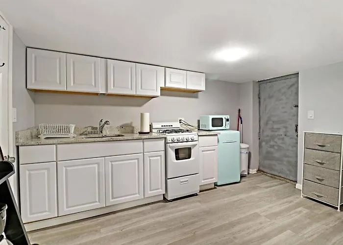 Cozy North Side Oasis *
